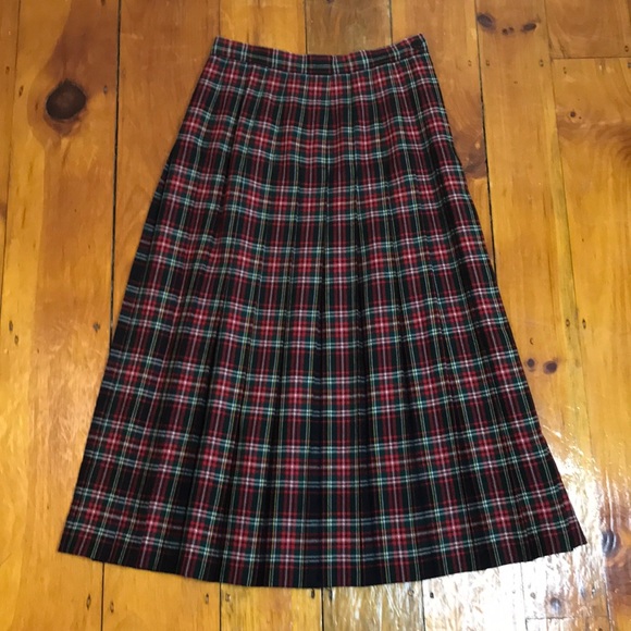 Vintage Dresses & Skirts - Vintage 80s/90s Red Green Pleated Plaid Wool Skirt